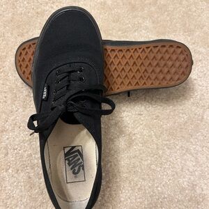 Vans Classic Womens Size 8 Low Top Triple Black Skateboarding Shoe🖤